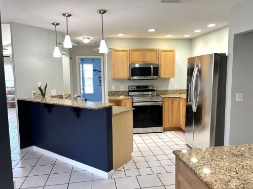 562 Eyerly Ave, Fort Pierce FL  34983-2944 exterior