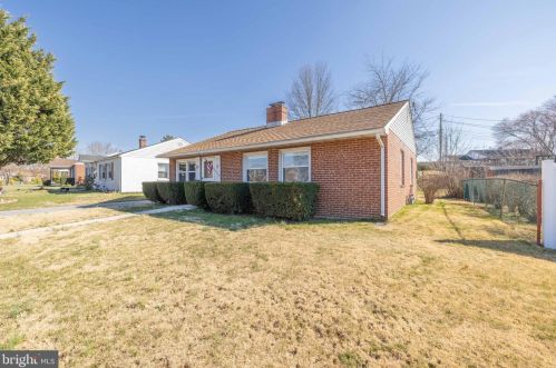 237 Bassett Ave, New Castle, DE 19720-1801