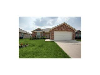 1324 Sierra Blanca Dr, Burleson TX  76028-6851 exterior