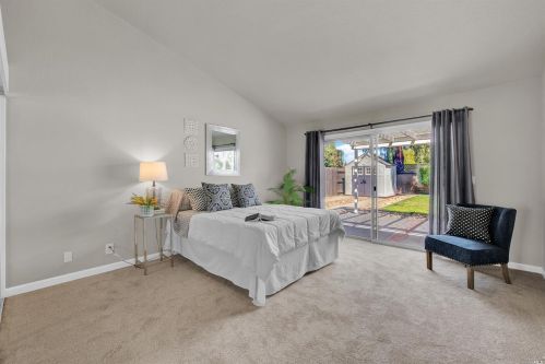 537 Stanford St, Vacaville CA  95687-4609 exterior