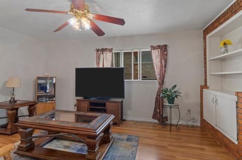 8449 Freeport Dr, Dallas TX  75228-4935 exterior