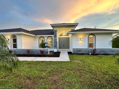 3305 5th St, Lehigh Acres, FL 33976-2418