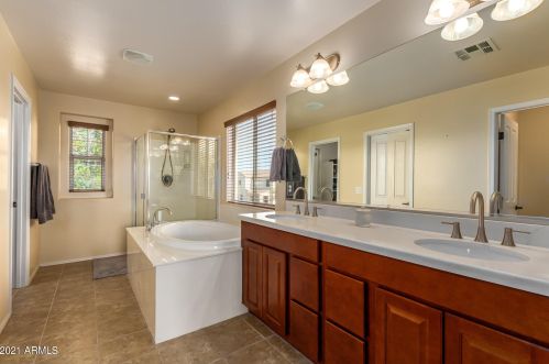 1958 Sunnyvale Ave, Gilbert AZ  85295-9089 exterior