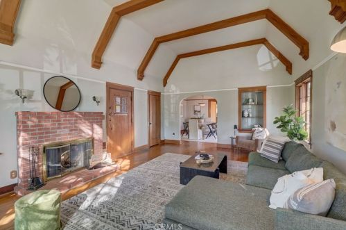 4663 Biona Dr, San Diego CA 92116-2332 exterior