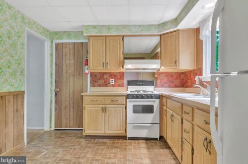 206 Townsend Ave, Wilmington DE  19809-1243 exterior