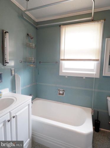 326 Liberty St, Charles Town WV  25414-1828 exterior