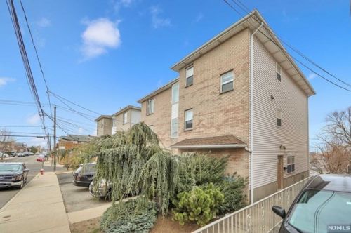 307 7th St, Fairview NJ  07022-1324 exterior
