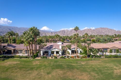 56430 Muirfield Vlg, La Quinta CA  92253-7648 exterior