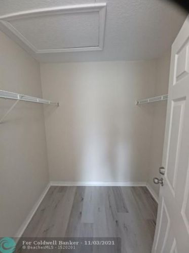 298 Carter Ave, Fort Pierce FL 34983-3006 exterior