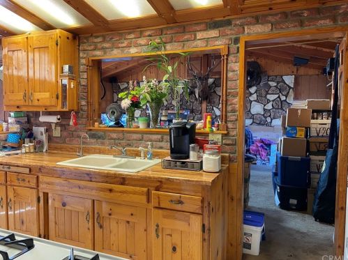 1101 Walnut Ave, Glendora CA  91741-3714 exterior