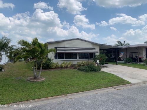 903 Periwinkle Cir, Sebastian, FL 32976-7678