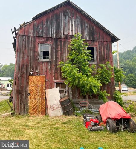 9 Specht St, Mc Clure PA  17841-9725 exterior