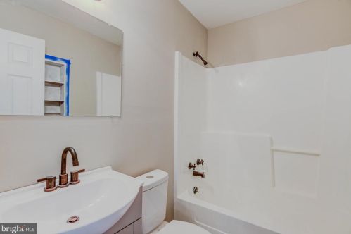 231 President Dr, Dover DE  19901-5223 exterior