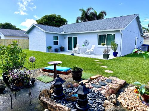 1274 Mc Dermott Ln, West Palm Beach, FL 33411-4016