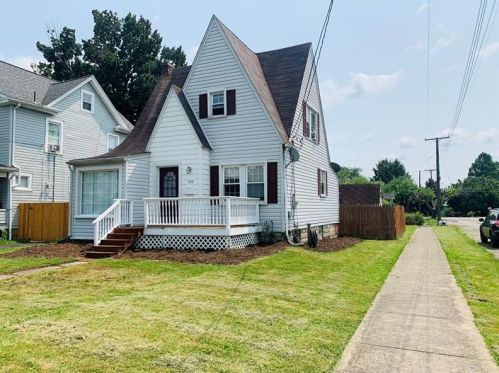 130 Garfield Ave, New Castle, PA 16105-2544