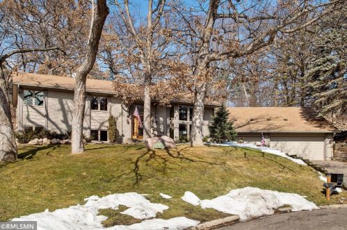 6432 Margarets Ln, Minneapolis, MN 55439-1018