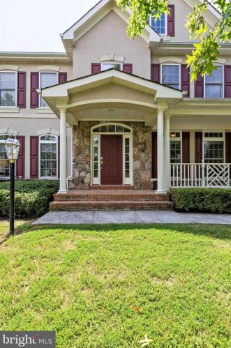 915 Octorora Pl, Leesburg, VA 20176-6654