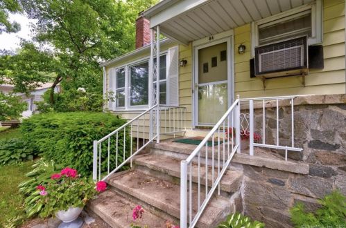 84 Glenvale Ter, Bridgeport, CT 06610-1002
