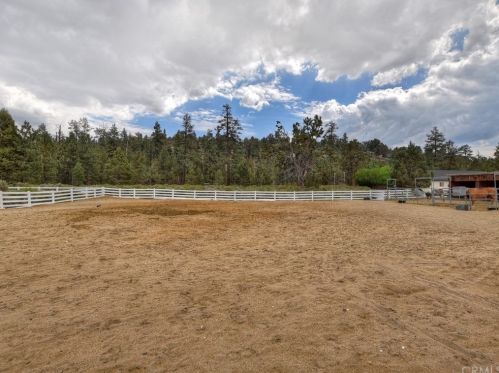 1556 Shay Rd, Big Bear City CA  92314-9180 exterior