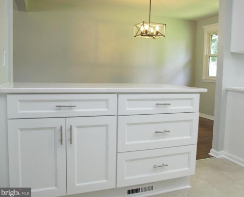 448 Willow Dr, Riverton NJ  08077-3420 exterior