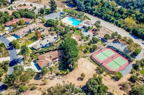 28108 Glenmeade Way, Escondido CA 92026-6635 exterior