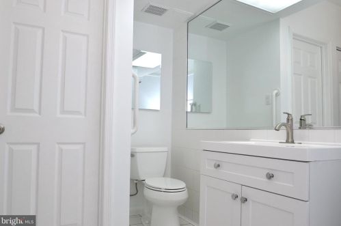 905 Cherrington Dr, Harrisburg PA  17110-9493 exterior