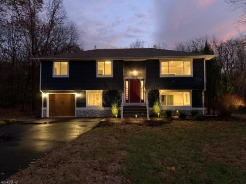 56 Pequannock Ave, Lincoln Park, NJ 07035-1038