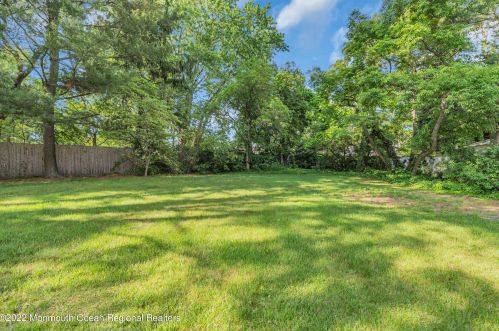 433 Lk Shr Dr, Bricktown NJ 08723-5079 exterior