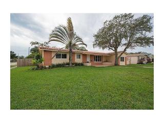 1190 184th St, Miami, FL 33179-4614