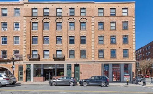 464 Hanover St, Boston MA exterior