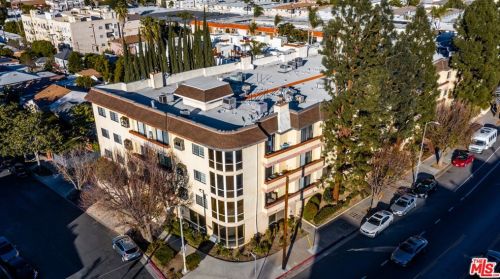 14115 Moorpark St, Van Nuys CA 91423-2743 exterior