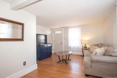 47 Union St, Manchester, CT 06042-1961