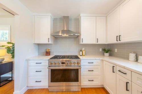 2020 Helena Way, Redwood City CA  94061-3311 exterior