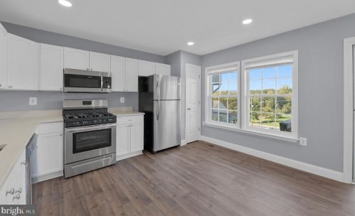 509 Hupps Hill Ct, Strasburg, VA 22657-2396