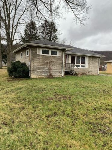 42 Wayne St, Homer City, PA 15748-7311