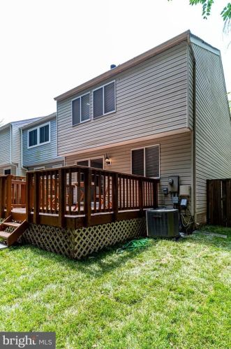 8064 Donegal Ln, Springfield VA  22153-2360 exterior