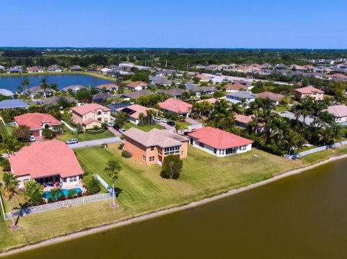 1000 Ruby Ave, Vero Beach, FL 32968-5861