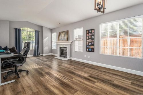 1325 Linsay Pl, Escondido CA  92026-3606 exterior