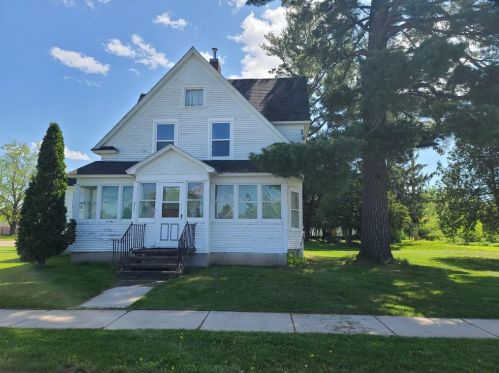 211 6th St, Cameron, WI 54822-9556