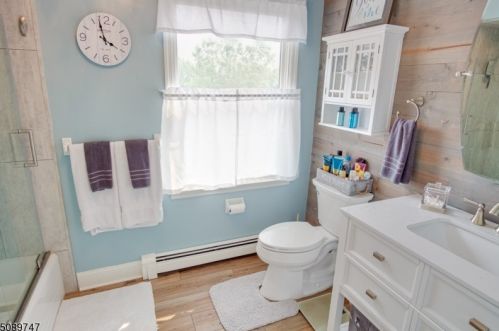 25 Martingale Dr, Wantage NJ  07461-2857 exterior