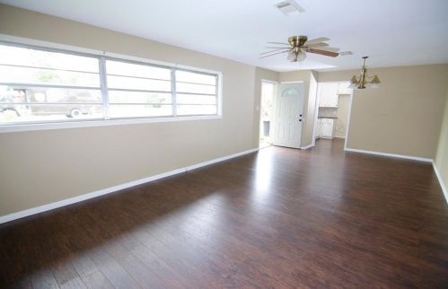 918 Cedar St, Angleton TX  77515-5707 exterior