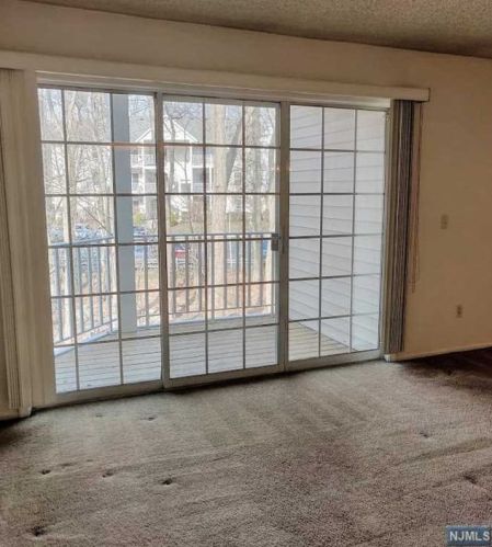 628 Plum Ter, Mahwah NJ  07430-3441 exterior
