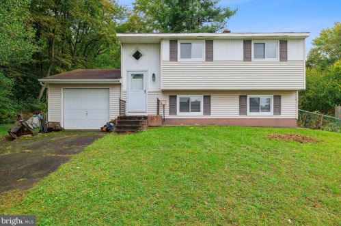 11 Raintree Dr, New Castle, DE 19720-4039
