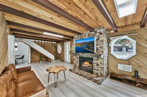 3745 Birch Ave, South Lake Tahoe CA  96150-8596 exterior