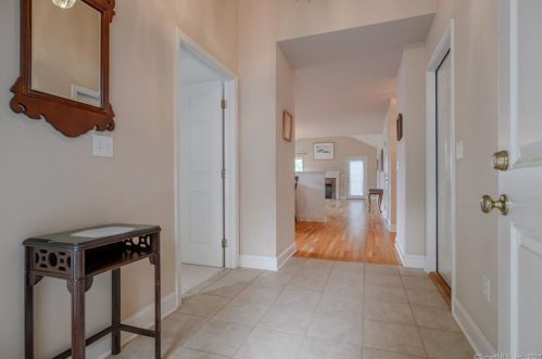 127 Louis Hill Rd, Sandy Hook, CT 06482-1704