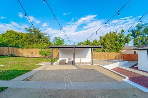 137 Altadena Dr, Altadena CA  91001-5104 exterior