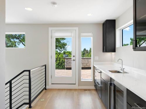 1140 Cook St, Denver CO 80205-5010 exterior