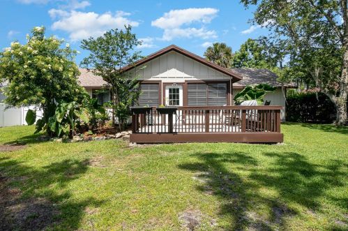 2528 Woodland Dr, Edgewater FL  32141-4820 exterior
