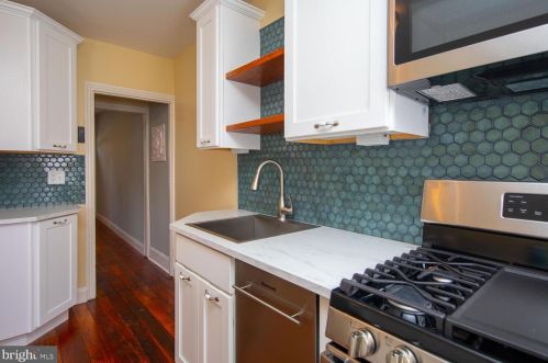 28 Manheim St, Philadelphia PA  19144-2943 exterior