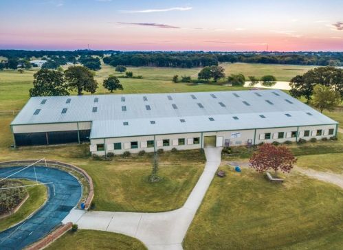 9900 Legacy Ranch Rd, Pilot Point TX  76258-6233 exterior